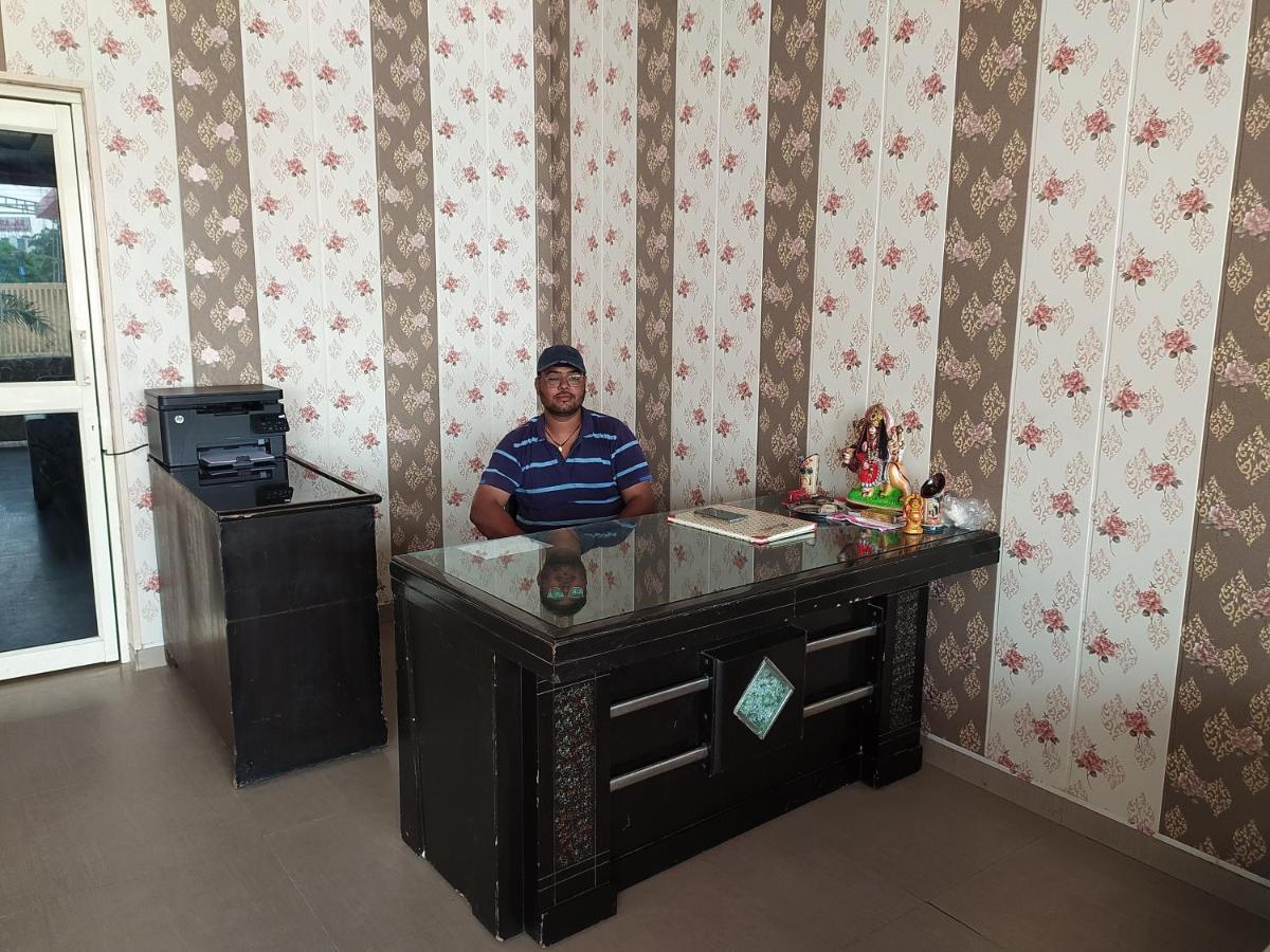 OYO 82476 Royal Garden Ghaziabad Dış mekan fotoğraf
