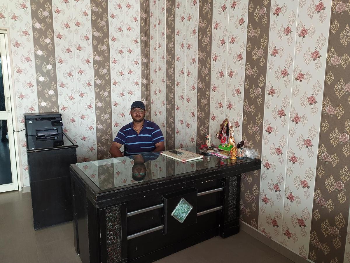 OYO 82476 Royal Garden Ghaziabad Dış mekan fotoğraf