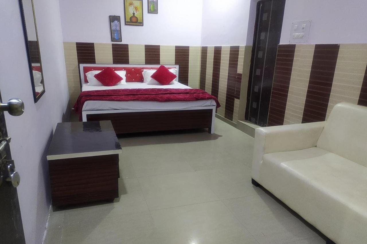 OYO 82476 Royal Garden Ghaziabad Dış mekan fotoğraf